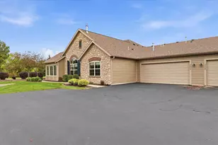 2422 E Tuscany Way, Appleton, WI 54913 - Photo 3