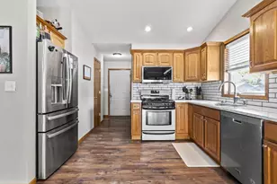 450 Bittersweet Ln, Waupun, WI 53963 - Photo 5