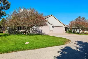 320 E Evergreen Dr, Kaukauna, WI 54130 - Photo 5