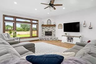 5168 Rushford Ave, Omro, WI 54963 - Photo 3