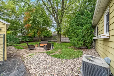 453 W 18th Avenue, Oshkosh, WI 54902 - Photo 17
