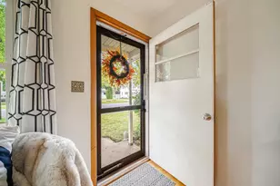 453 W 18th Ave, Oshkosh, WI 54902 - Photo 15
