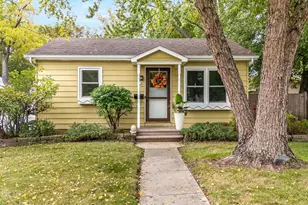 453 W 18th Ave, Oshkosh, WI 54902 - Photo 1