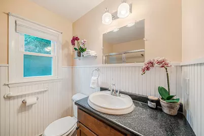 453 W 18th Avenue, Oshkosh, WI 54902 - Photo 13