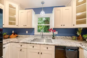 453 W 18th Ave, Oshkosh, WI 54902 - Photo 7