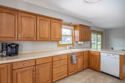 2515 S Greenview Street, Appleton, WI 54915 - Photo 7