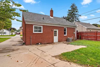 1274 Minahan Street, Green Bay, WI 54303 - Photo 7