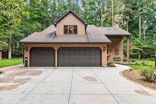 2250 Cathedral Forest Dr, Green Bay, WI 54313 - Photo 5