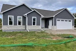 904 Whisper Falls Ct, Menasha, WI 54952 - Photo 1