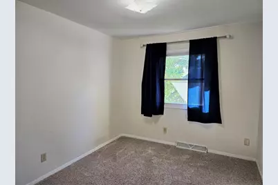 872 Castle Road, Fond du Lac, WI 54935 - Photo 13