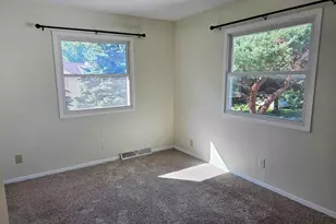 872 Castle Rd, Fond du Lac, WI 54935 - Photo 11