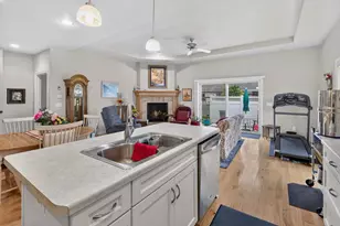 1581 Redwing Dr, Neenah, WI 54956 - Photo 13