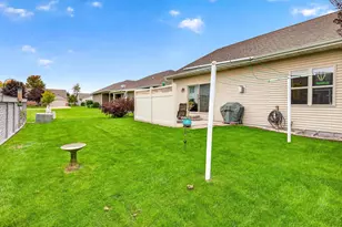 1581 Redwing Dr, Neenah, WI 54956 - Photo 39