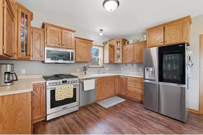 717 Madison Avenue, Howards Grove, WI 53019 - Photo 3