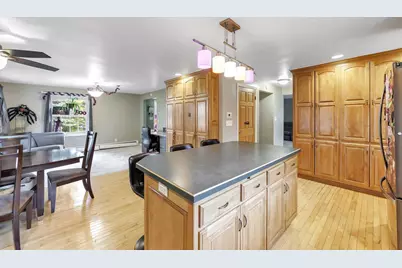 2839 S Broadway, Green Bay, WI 54304 - Photo 3