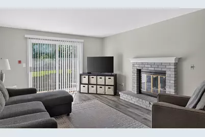 1757 Maricopa Drive #C, Oshkosh, WI 54904 - Photo 3
