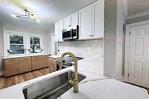 425 Monroe St, Neenah, WI 54956 - Photo 11