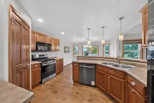 3875 Duchess Ln, Oshkosh, WI 54904 - Photo 9