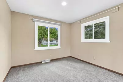821 Woodfield Road, Neenah, WI 54956 - Photo 15