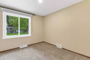 821 Woodfield Rd, Neenah, WI 54956 - Photo 13