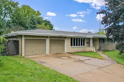 1530 W 7th Avenue, Oshkosh, WI 54902 - Photo 1