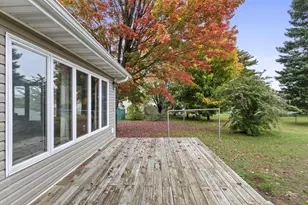 1036 Bartelt St, Gresham, WI 54128 - Photo 9