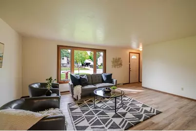 553 Delwiche Road, Green Bay, WI 54302 - Photo 5