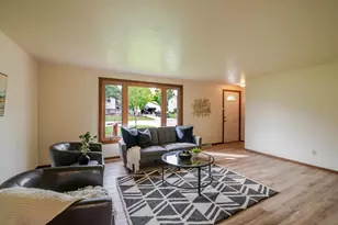 553 Delwiche Rd, Green Bay, WI 54302 - Photo 5
