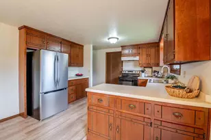 553 Delwiche Rd, Green Bay, WI 54302 - Photo 9