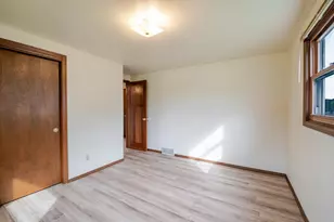 553 Delwiche Rd, Green Bay, WI 54302 - Photo 19