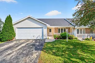 246 Wyldewood Dr, Oshkosh, WI 54904 - Photo 1