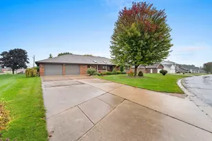 824 Ralph St, Luxemburg, WI 54217 - Photo 3