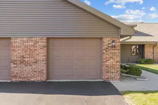83 Spencer Village Ct, Appleton, WI 54914 - Photo 3