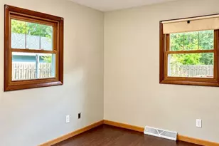 1141 S Oakland Ave, Green Bay, WI 54304 - Photo 9