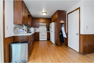 930 Abrams Street, Green Bay, WI 54302 - Photo 7