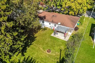 1575 Forest Glen Dr, Green Bay, WI 54304 - Photo 3