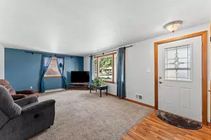 1575 Forest Glen Dr, Green Bay, WI 54304 - Photo 7