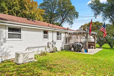 1575 Forest Glen Drive, Green Bay, WI 54304 - Photo 45