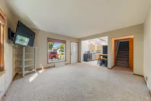 1015 W Hawes St, Appleton, WI 54914 - Photo 5