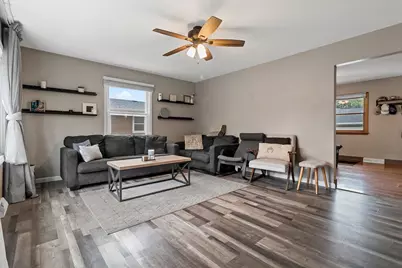 111 N Meadow Street, Oshkosh, WI 54902 - Photo 3