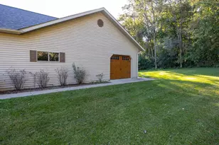 207 W Clark St, Weyauwega, WI 54983 - Photo 3