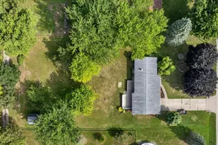 943 N Oakwood Rd, Oshkosh, WI 54904 - Photo 15
