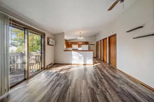 2404 Cedar Ridge Ct, Green Bay, WI 54313 - Photo 11