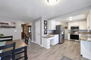 1020 Star St, De Pere, WI 54115 - Photo 9