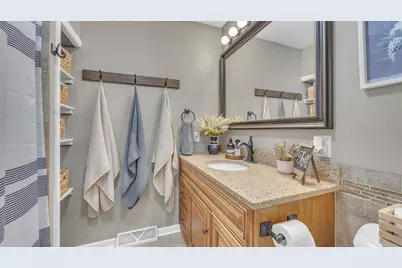 377 E 10th Street, Fond du Lac, WI 54935 - Photo 11