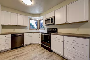 1630 E Glendale Ave, Appleton, WI 54911 - Photo 9