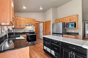2832 Bay Settlement Rd, Green Bay, WI 54311 - Photo 13