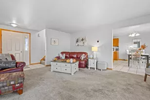 2633 Van View St, Green Bay, WI 54311 - Photo 33