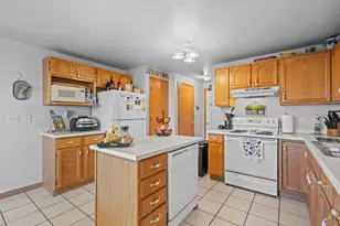 2633 Van View St, Green Bay, WI 54311 - Photo 39