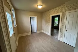 802 S Memorial Dr, Appleton, WI 54911 - Photo 5